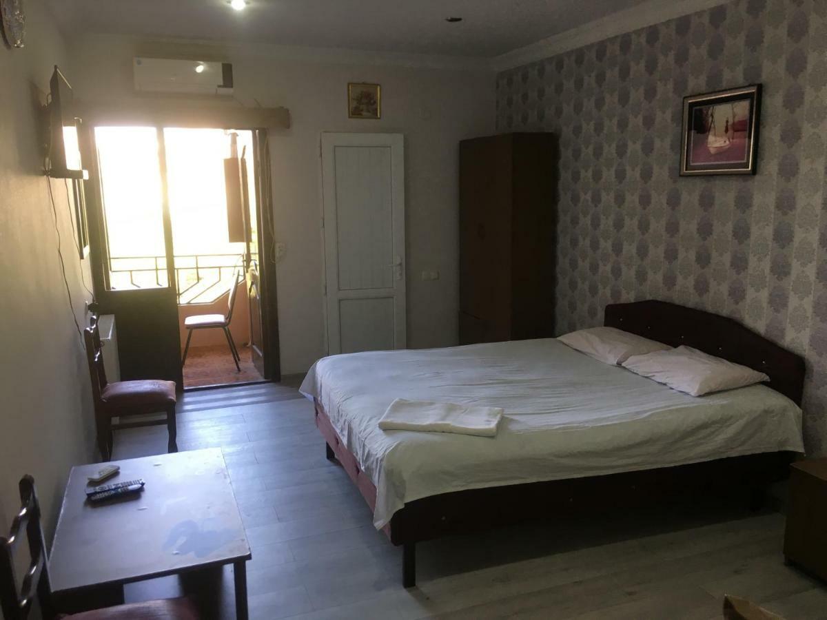 Hotel Texas Tbilisi Esterno foto